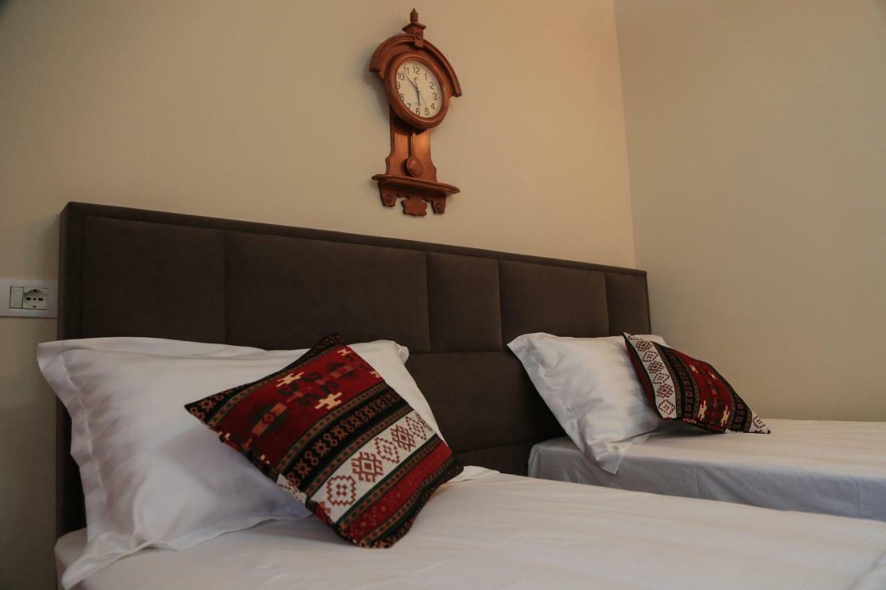 Kaloshi Villa กรูเยอ ภายนอก รูปภาพ
